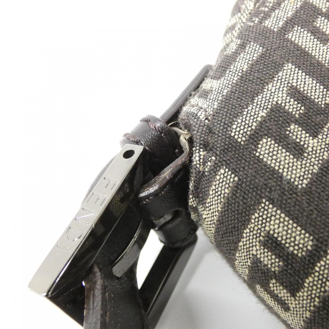 【ヴィンテージ】フェンディ マンマ バゲット 8BR001 JQ4 ショルダーバッグ