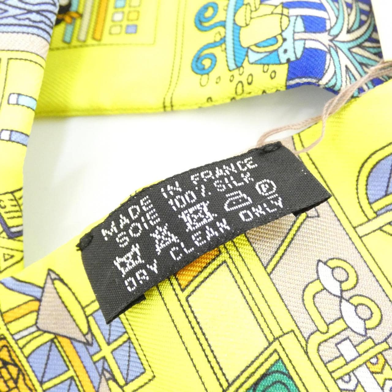 エルメス LA MAISON DES CARRES ツイリー 062941S スカーフ