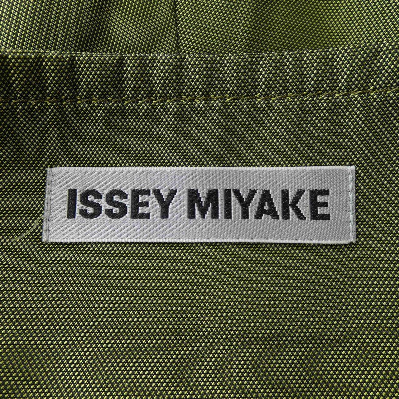 Issey Miyake ISSEY MIYAKE Pants