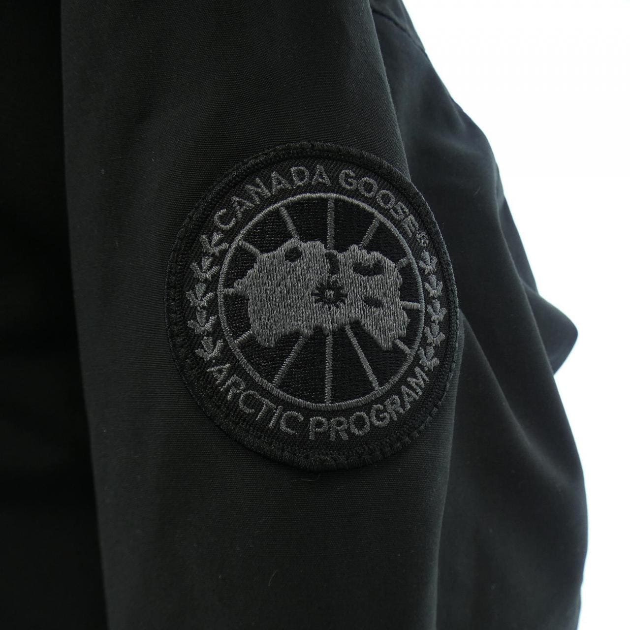 加拿大鹅CANADA GOOSE羽绒服