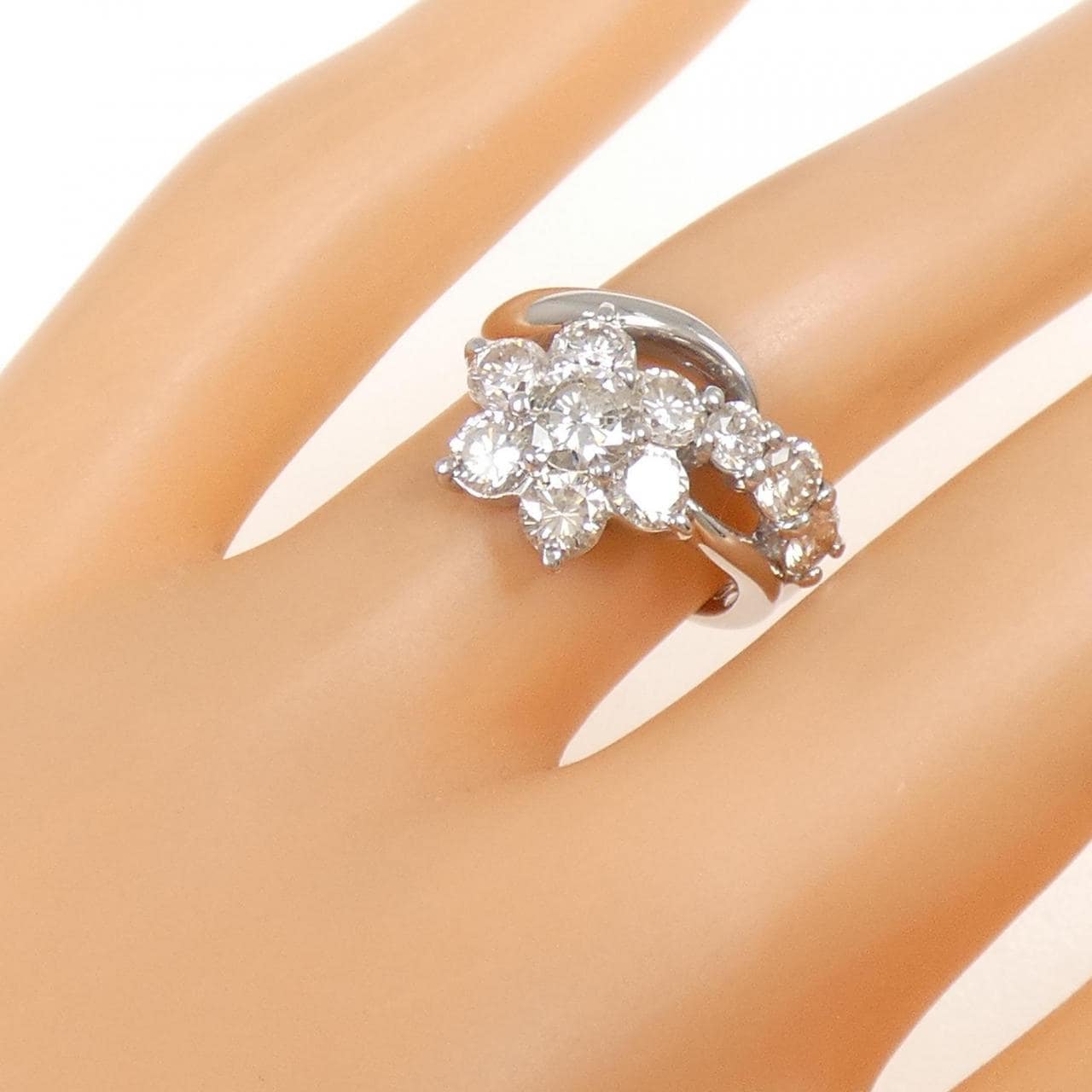 PT900 フラワー ダイヤモンド リング 2.00CT