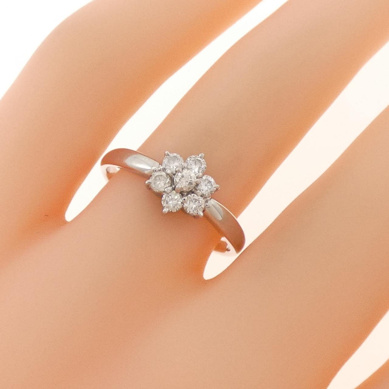 PT900 フラワー ダイヤモンド リング 0.30CT