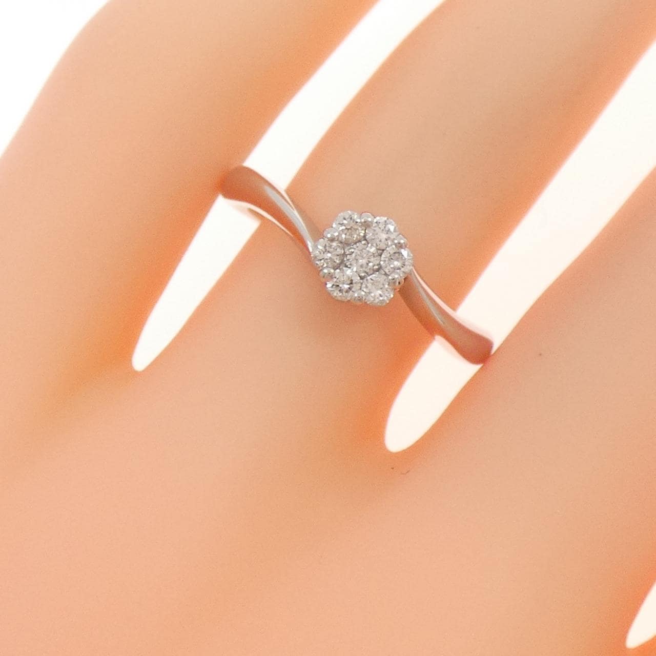 クミキョク フラワー ダイヤモンド リング 0.17CT