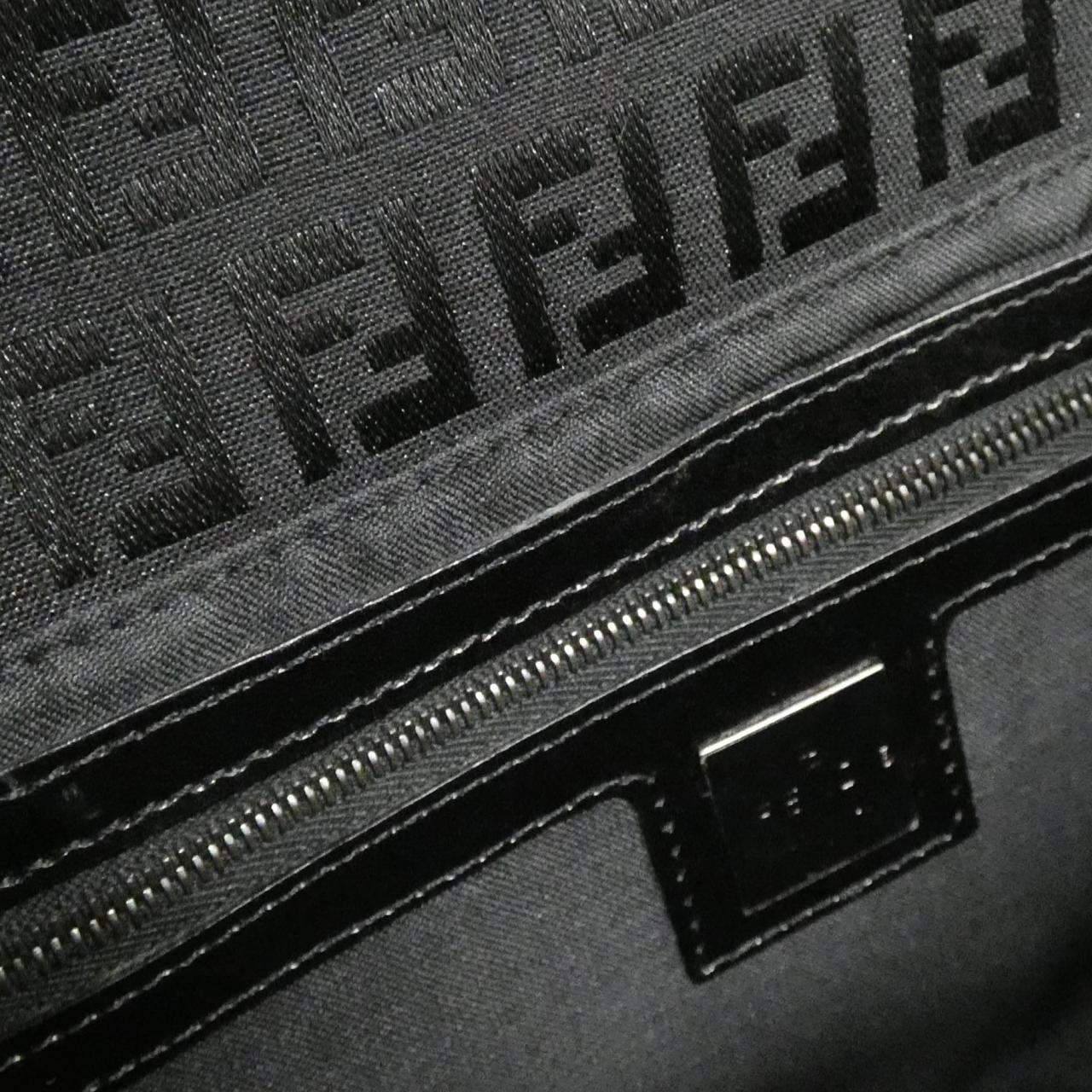 【ヴィンテージ】フェンディ バゲット 8BR000 NY9 ショルダーバッグ