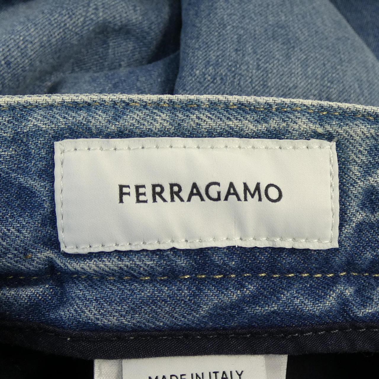 フェラガモ FERRAGAMO 13 C455 ジーンズ