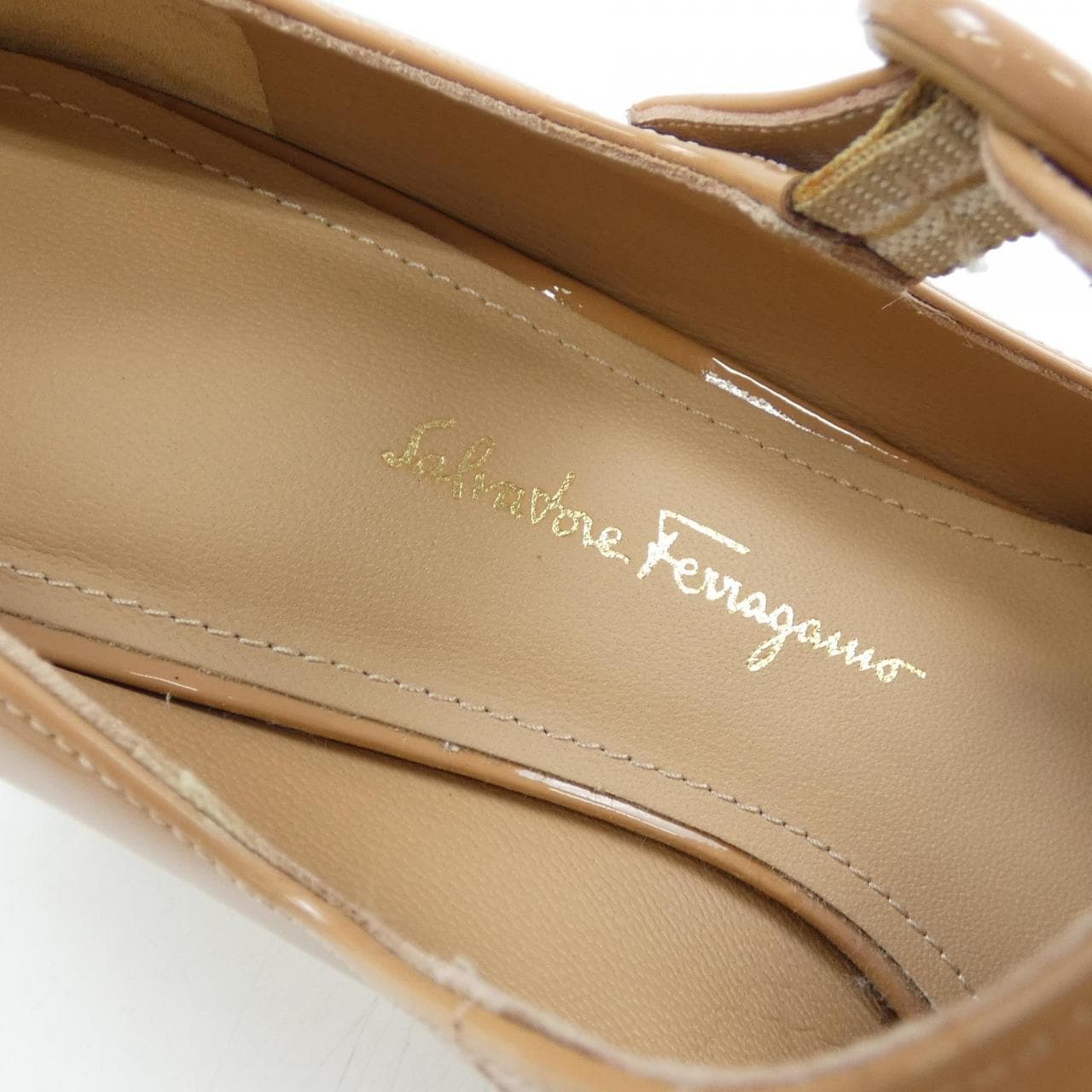 サルヴァトーレフェラガモ SALVATORE FERRAGAMO パンプス