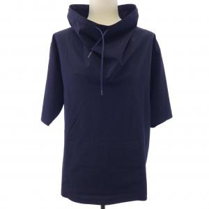 OPTIMUS VIRI DARI トップス