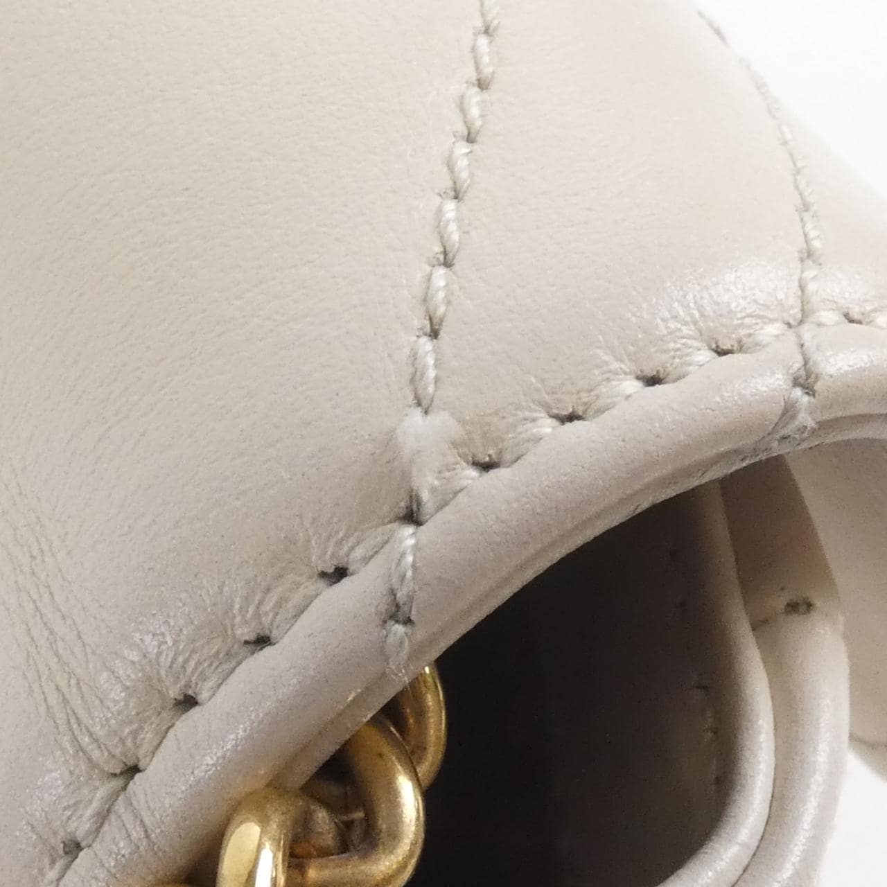 グッチ GG MARMONT 476433 DTDCT ショルダーバッグ