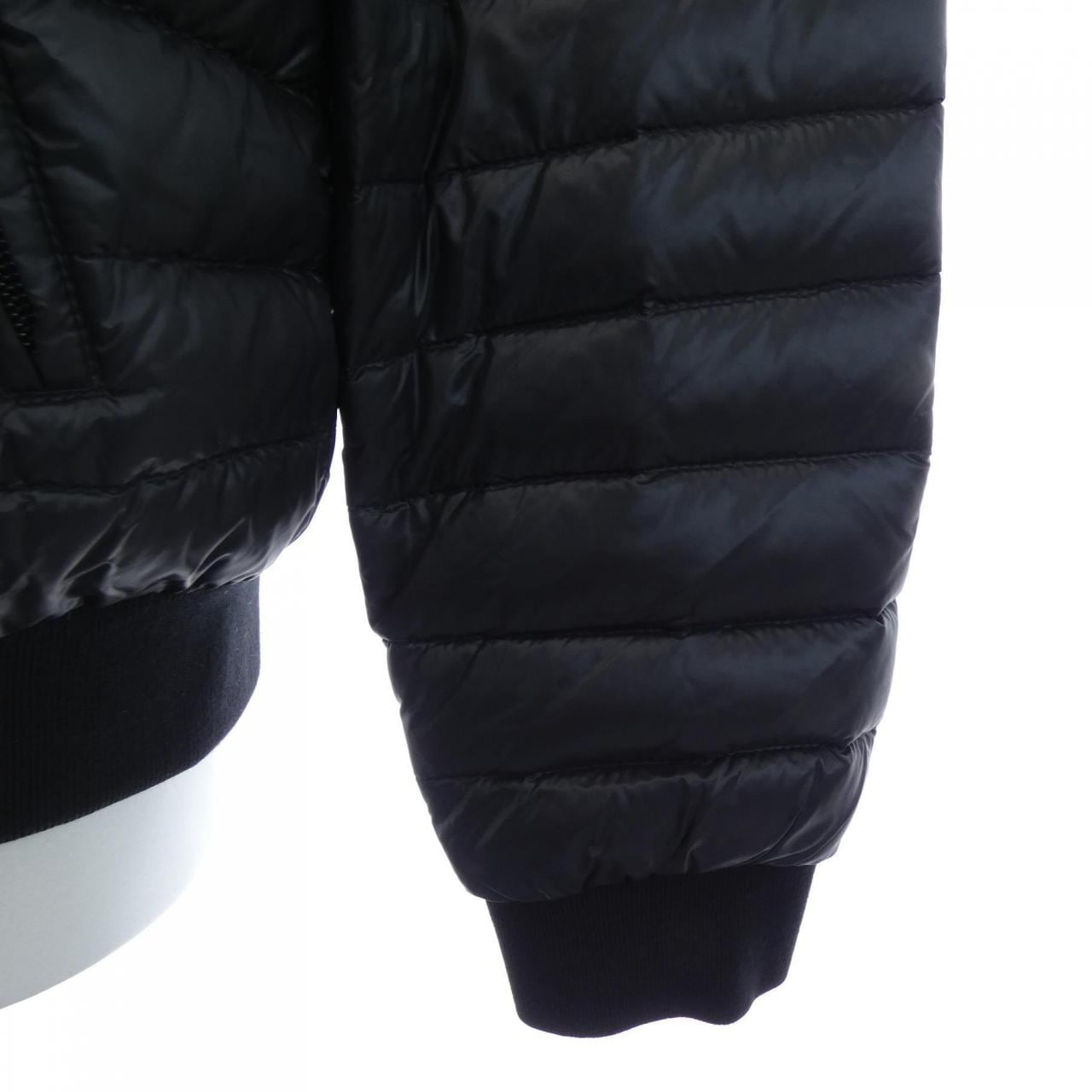 プラダ PRADA トライアングルロゴ SGH827 R181 AR0 ダウンジャケット