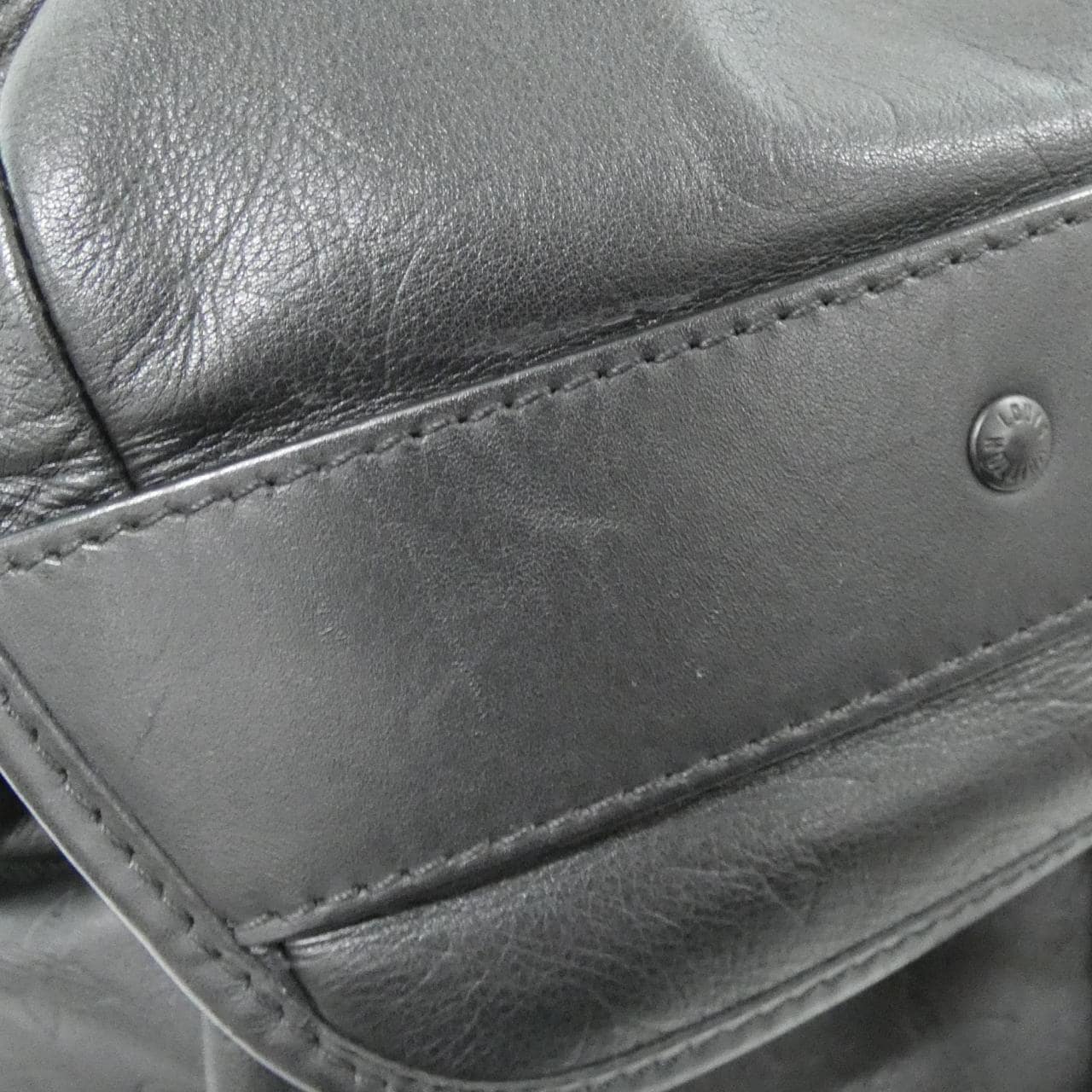 ルイヴィトン モノグラム シャドウ ディスカバリー バックパック M43680 リュックサック