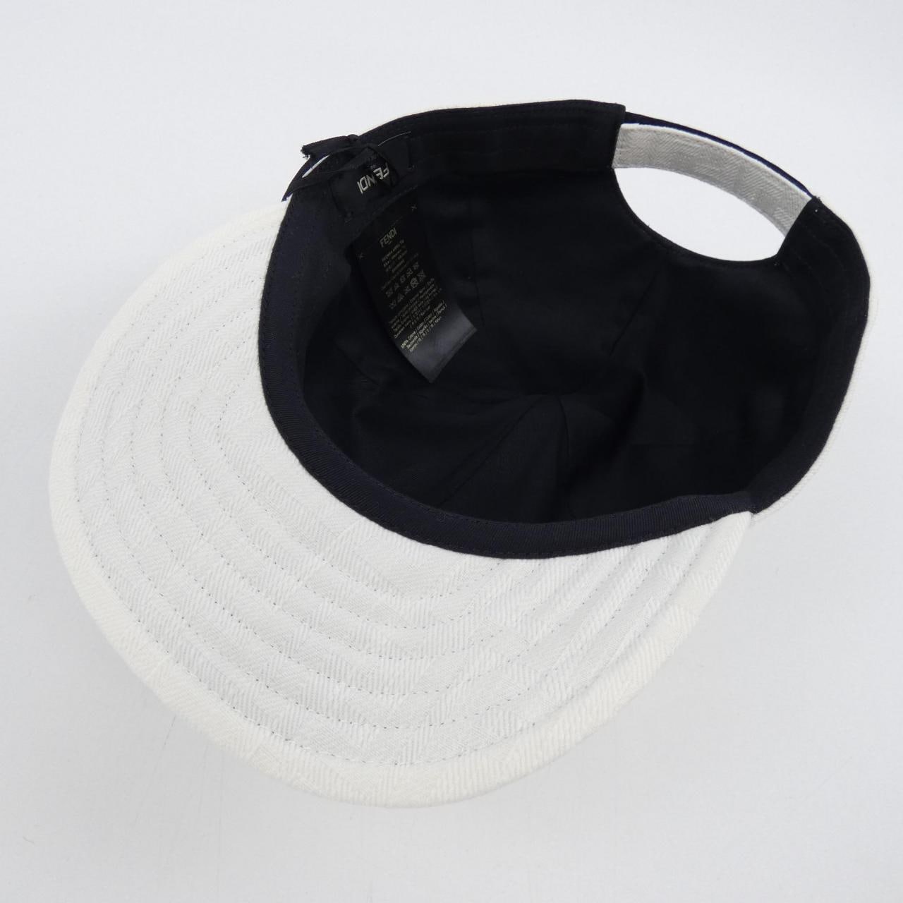 フェンディ FENDI FXQ964 AN9U キャップ