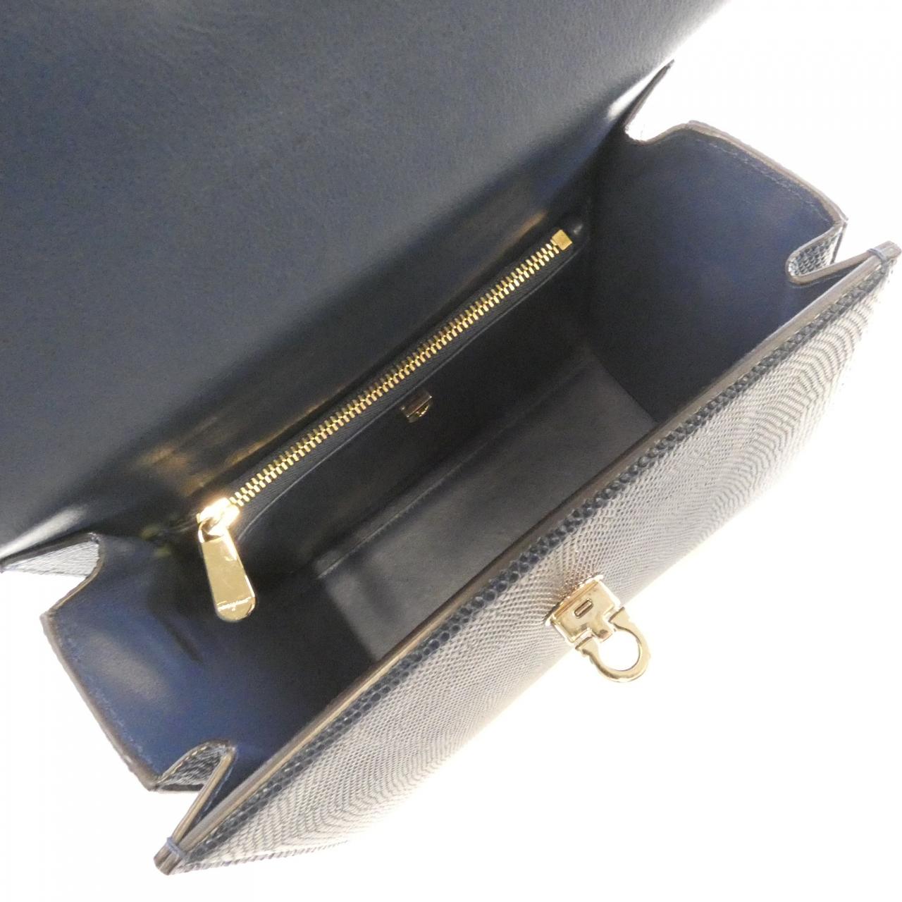 サルヴァトーレフェラガモ 21 H645 バッグ