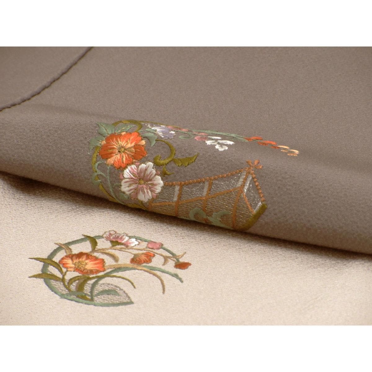 訪問着　刺繍加工　ボカシ染　花紋　身幅Ｌ寸