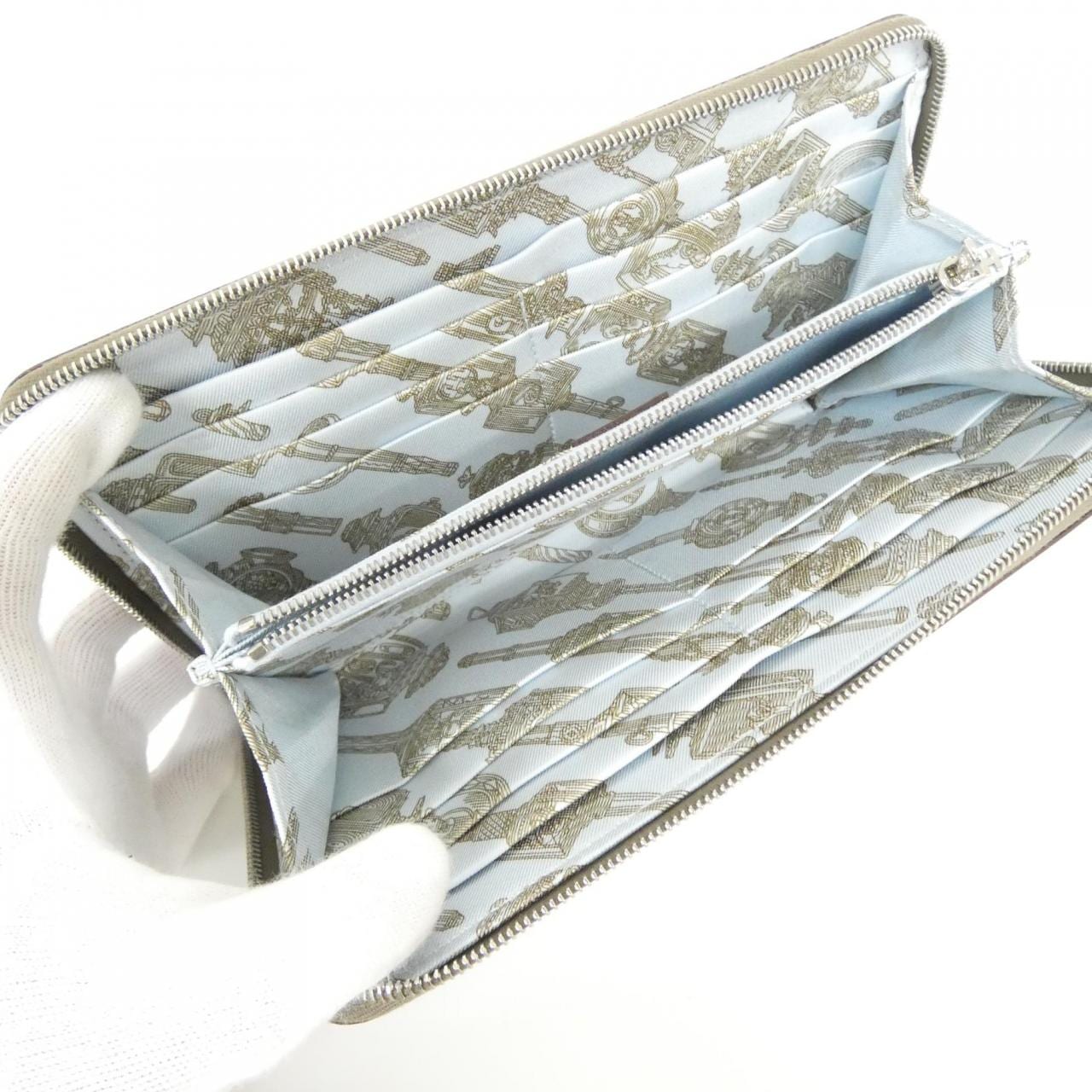 【未使用品】エルメス MERVILLEUSES LANTERNES シルク イン クラシック 086366CK 財布