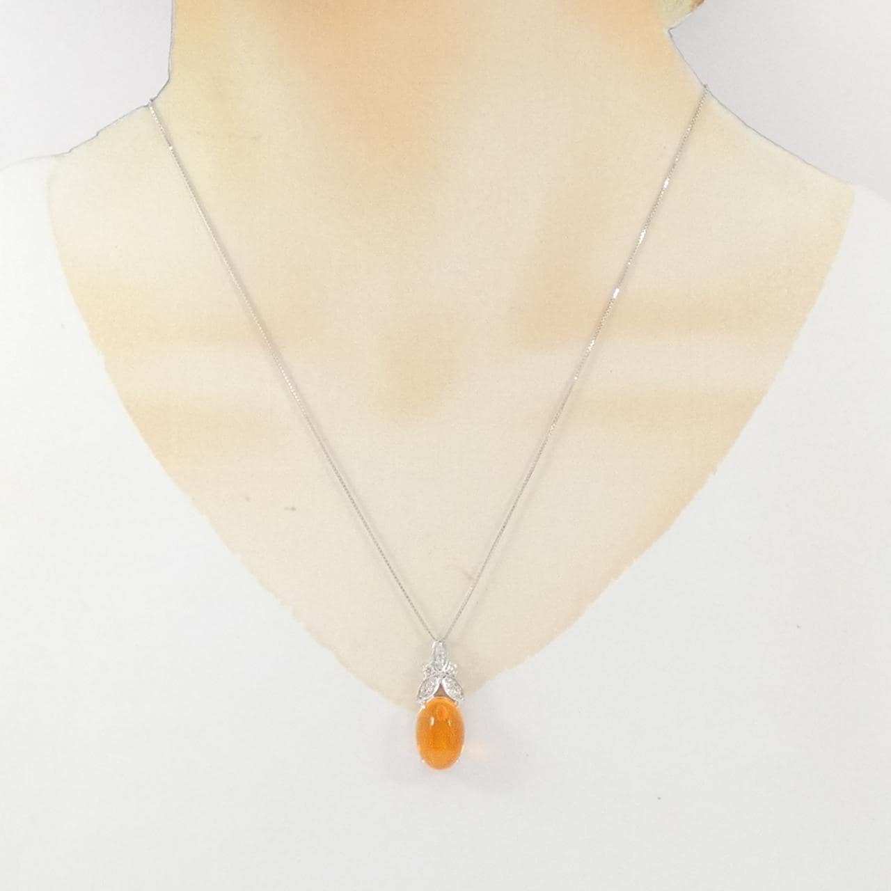 K18WG オパール ネックレス 5.98CT