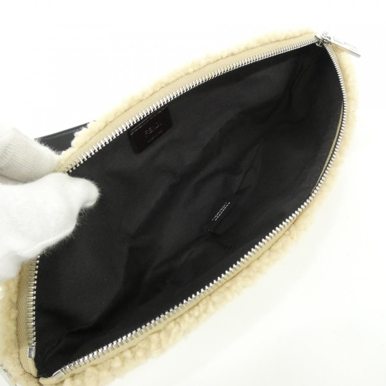 フェンディ 7AS329 APDW ショルダーバッグ