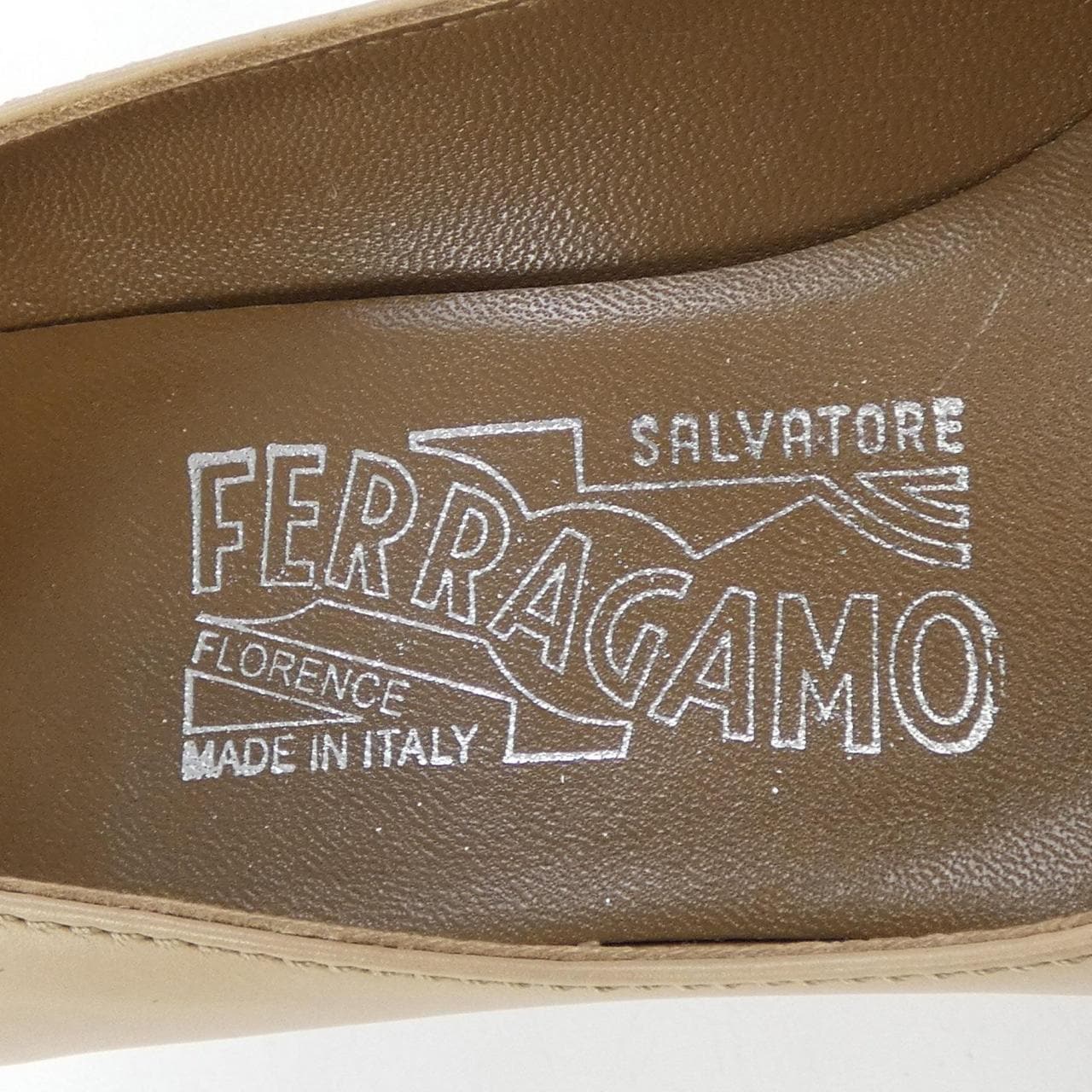 サルヴァトーレフェラガモ SALVATORE FERRAGAMO 1DB80868M 855 パンプス