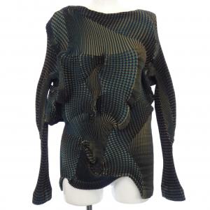 イッセイミヤケ ISSEY MIYAKE 3Dスチームストレッチ IM64FJ556 トップス