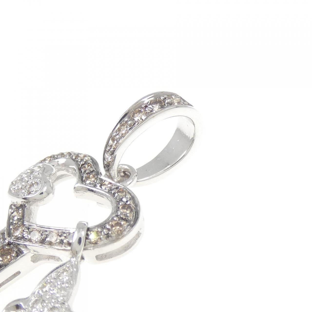 750WG/750BG キー×ハート×バタフライ ダイヤモンド ペンダント 0.45CT