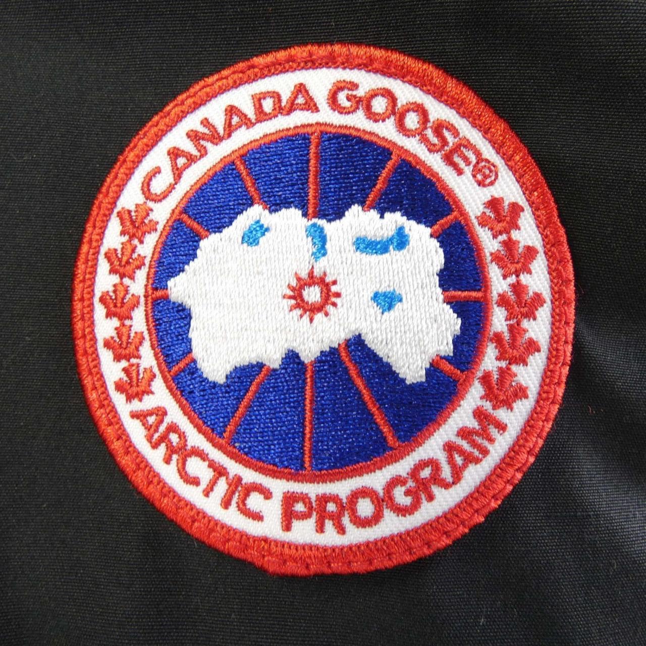 カナダグース CANADA GOOSE ダウンジャケット