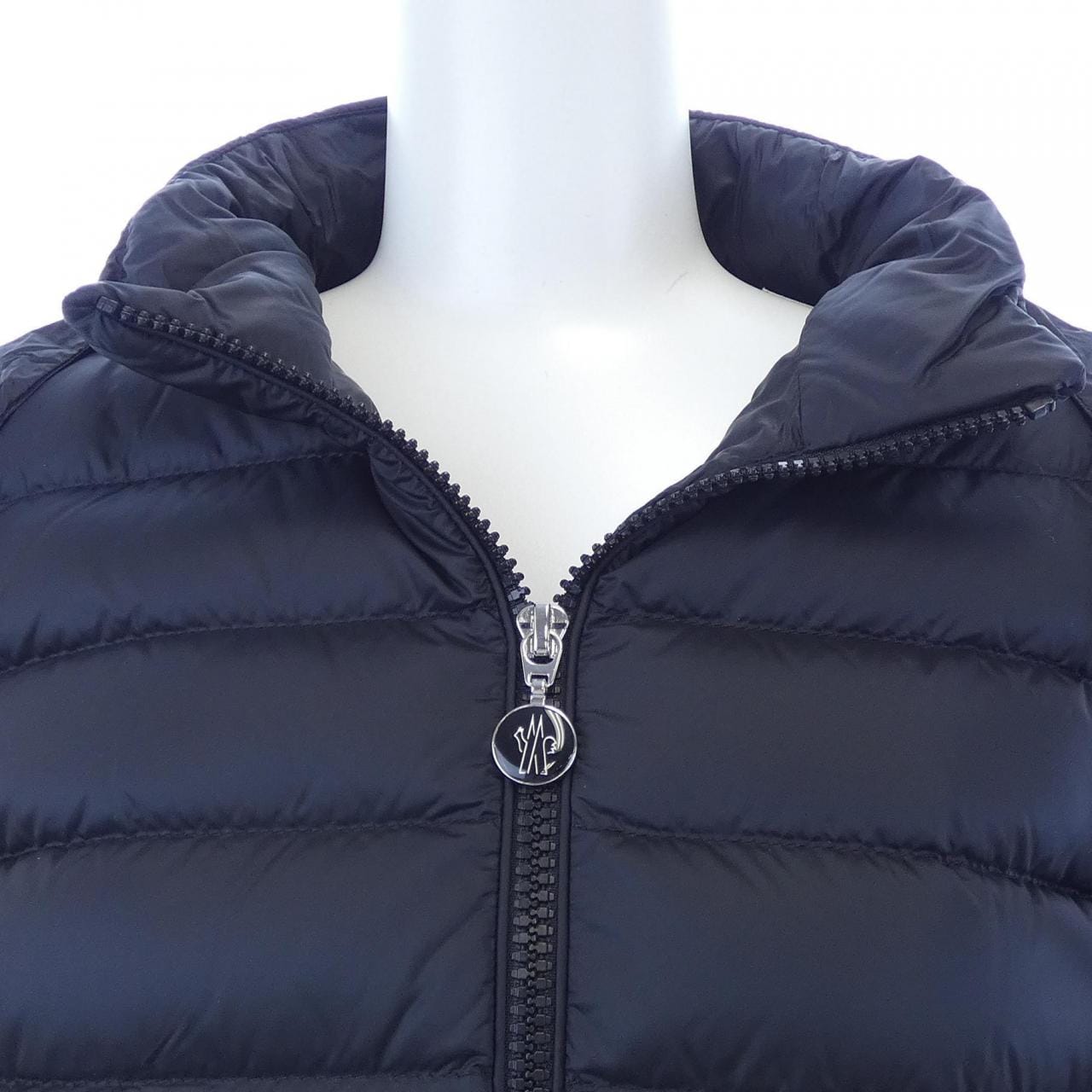 【新品】モンクレール MONCLER K20939B00019 ダウンジャケット