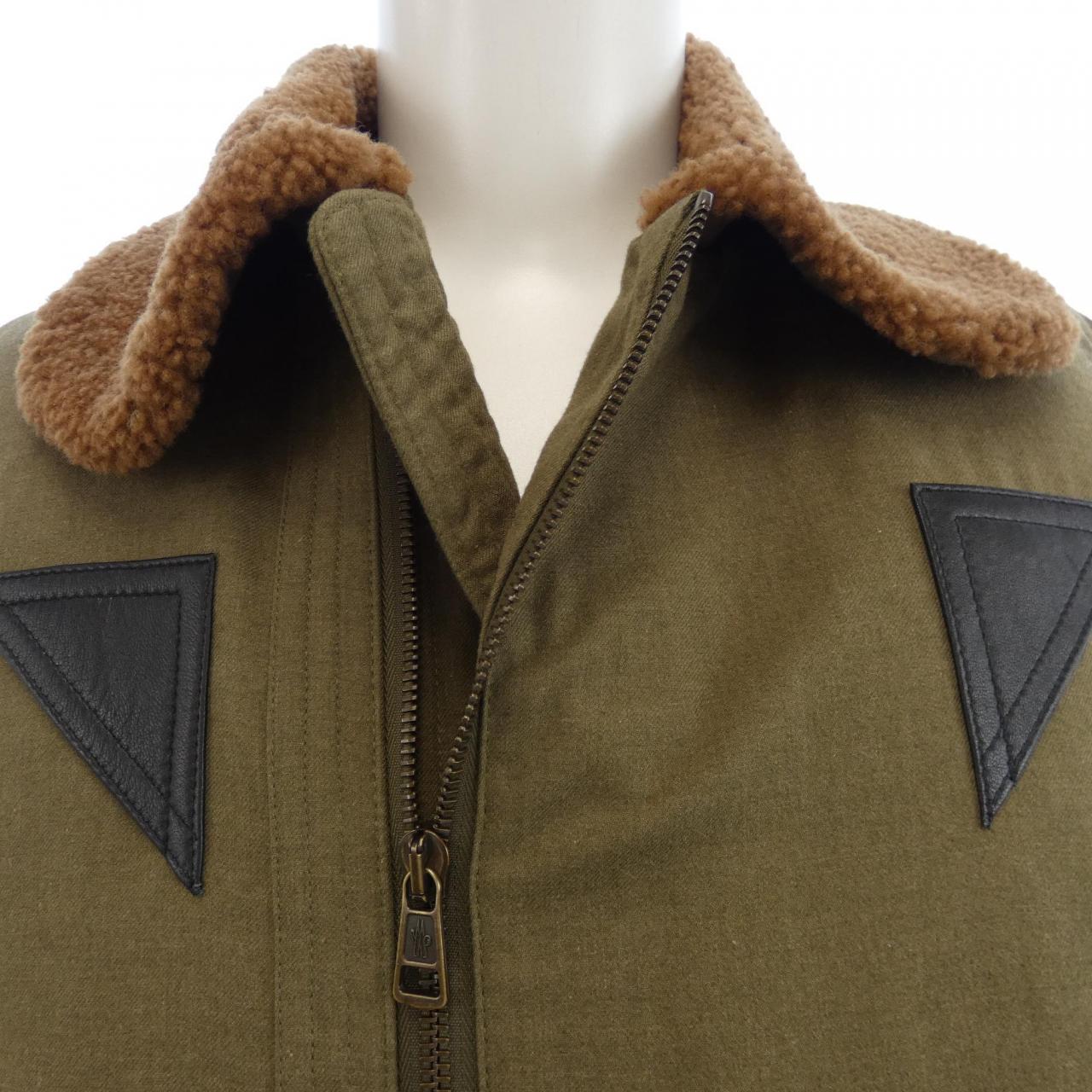 モンクレール MONCLER ダウンジャケット