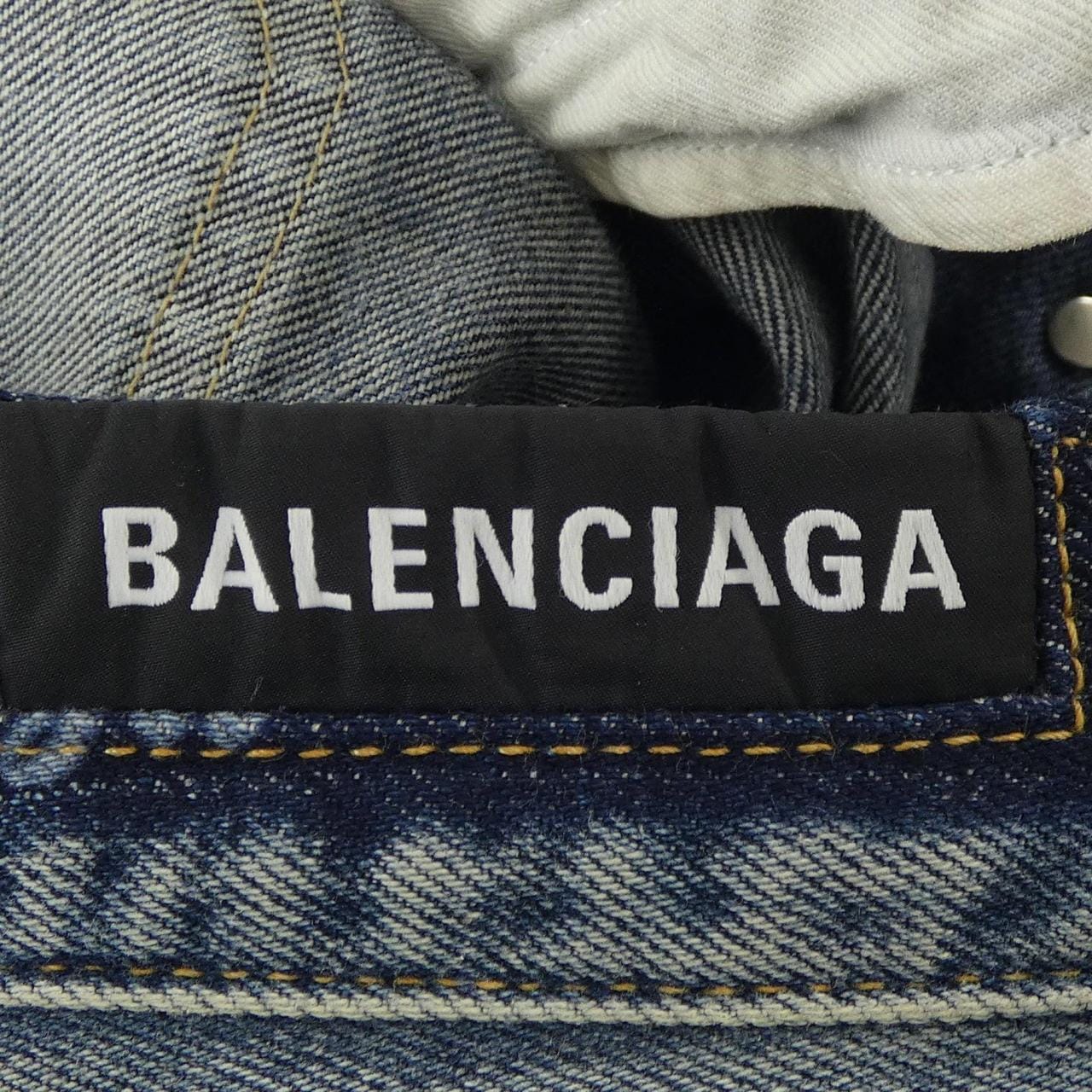 バレンシアガ BALENCIAGA 745094 TNW01 ジーンズ