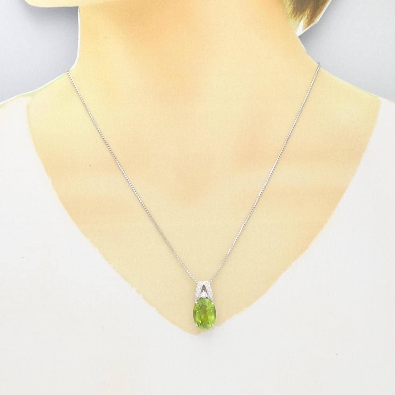 K18WG Peridot necklace 6.30CT