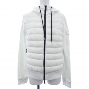 モンクレール MONCLER 20938G00028 ダウンジャケット