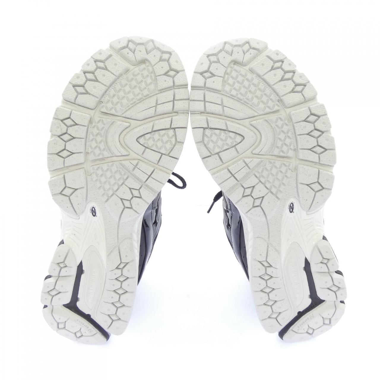 ニューバランス NEW BALANCE U2002RD スニーカー