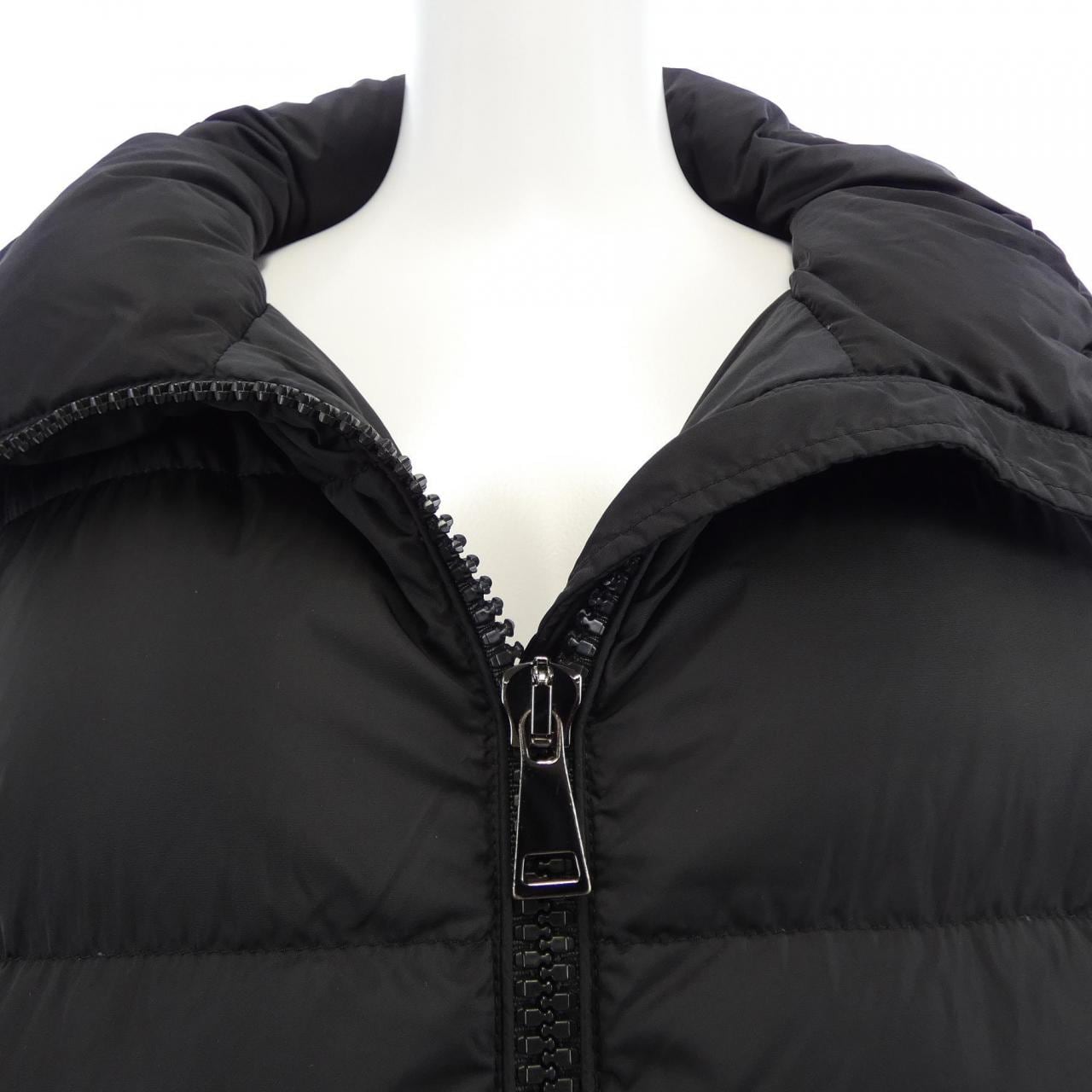 モンクレール MONCLER VIBURNUM ダウンコート