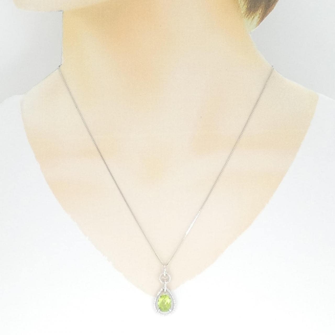 K18WG Peridot necklace 1.92CT