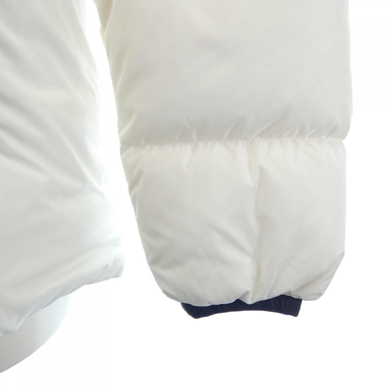 モンクレール MONCLER ダウンジャケット