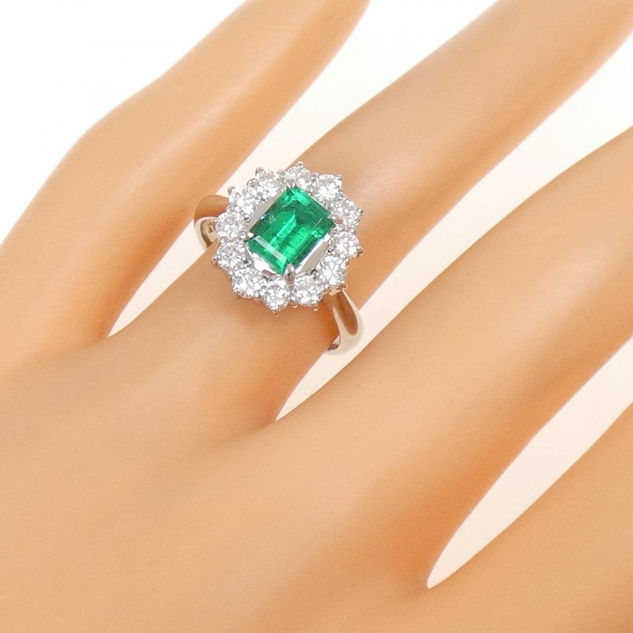 PT900 エメラルド リング 1.00CT