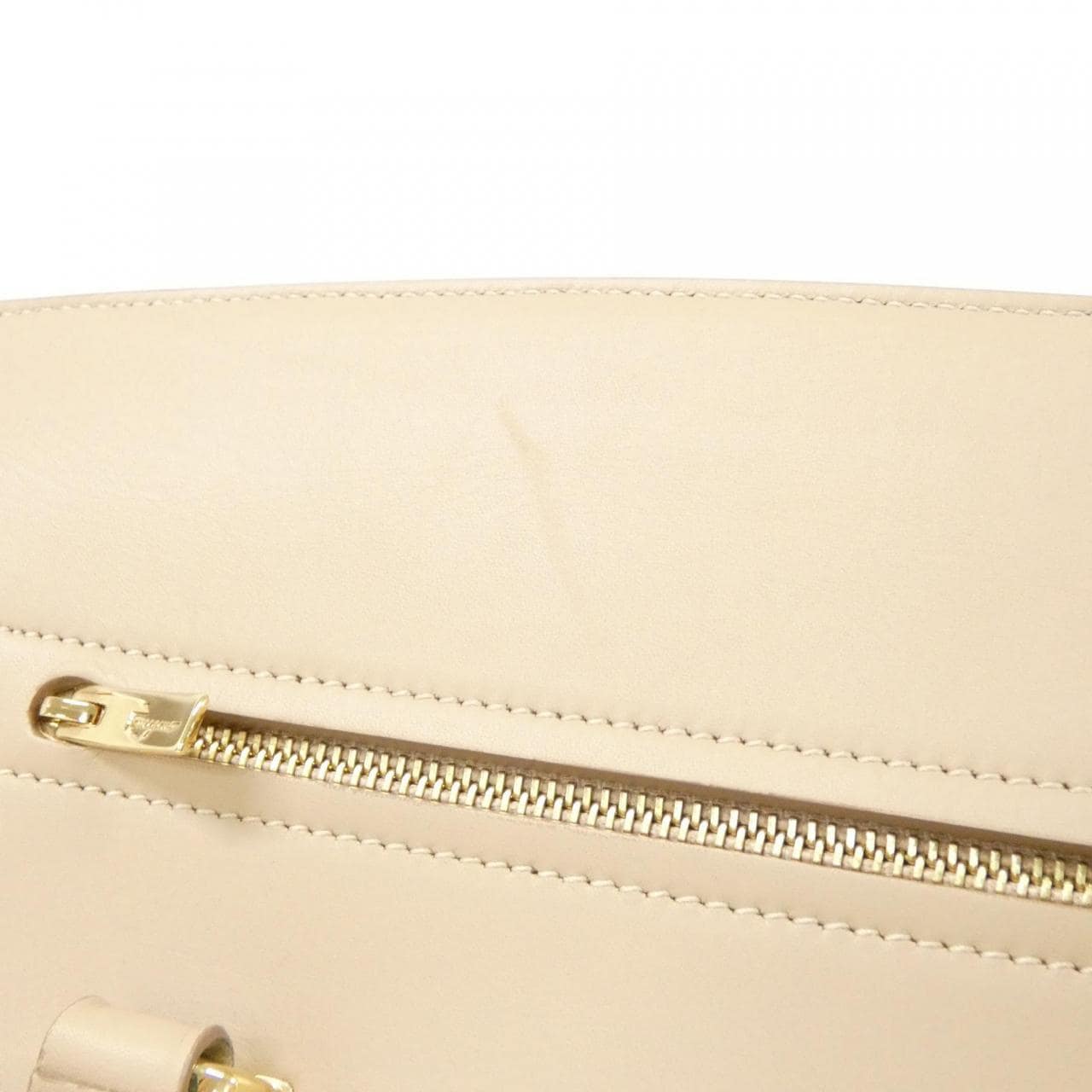 サルヴァトーレフェラガモ 21 F818 バッグ