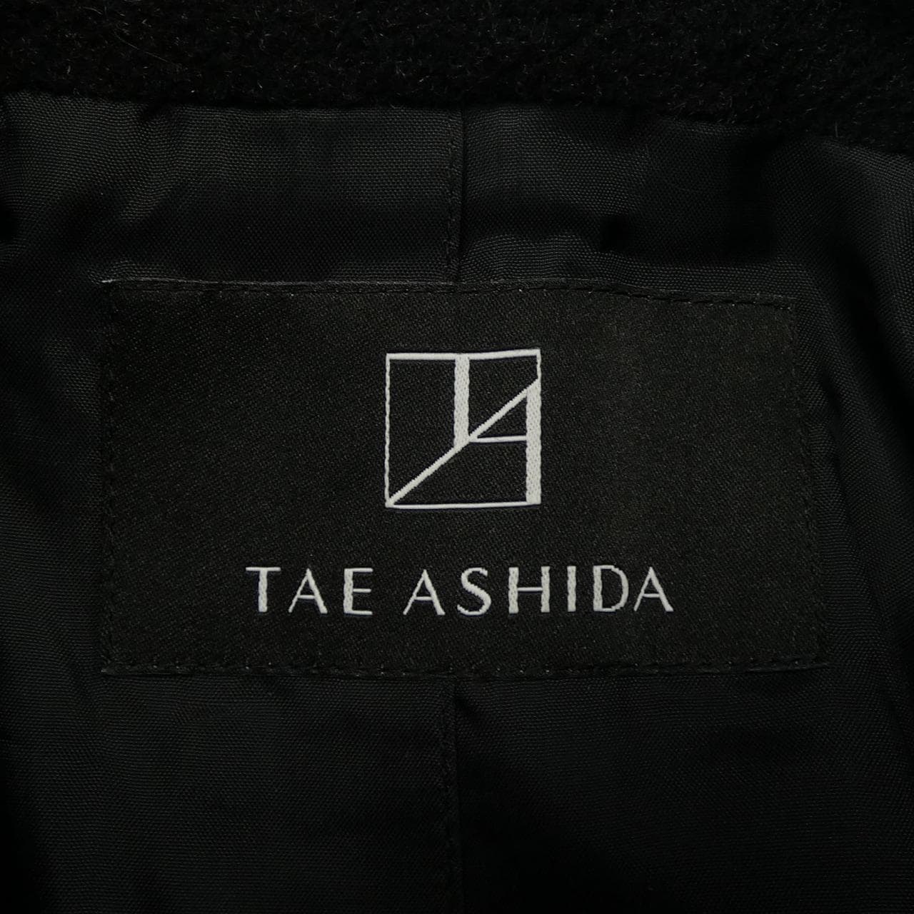 タエアシダ TAE ASHIDA コート