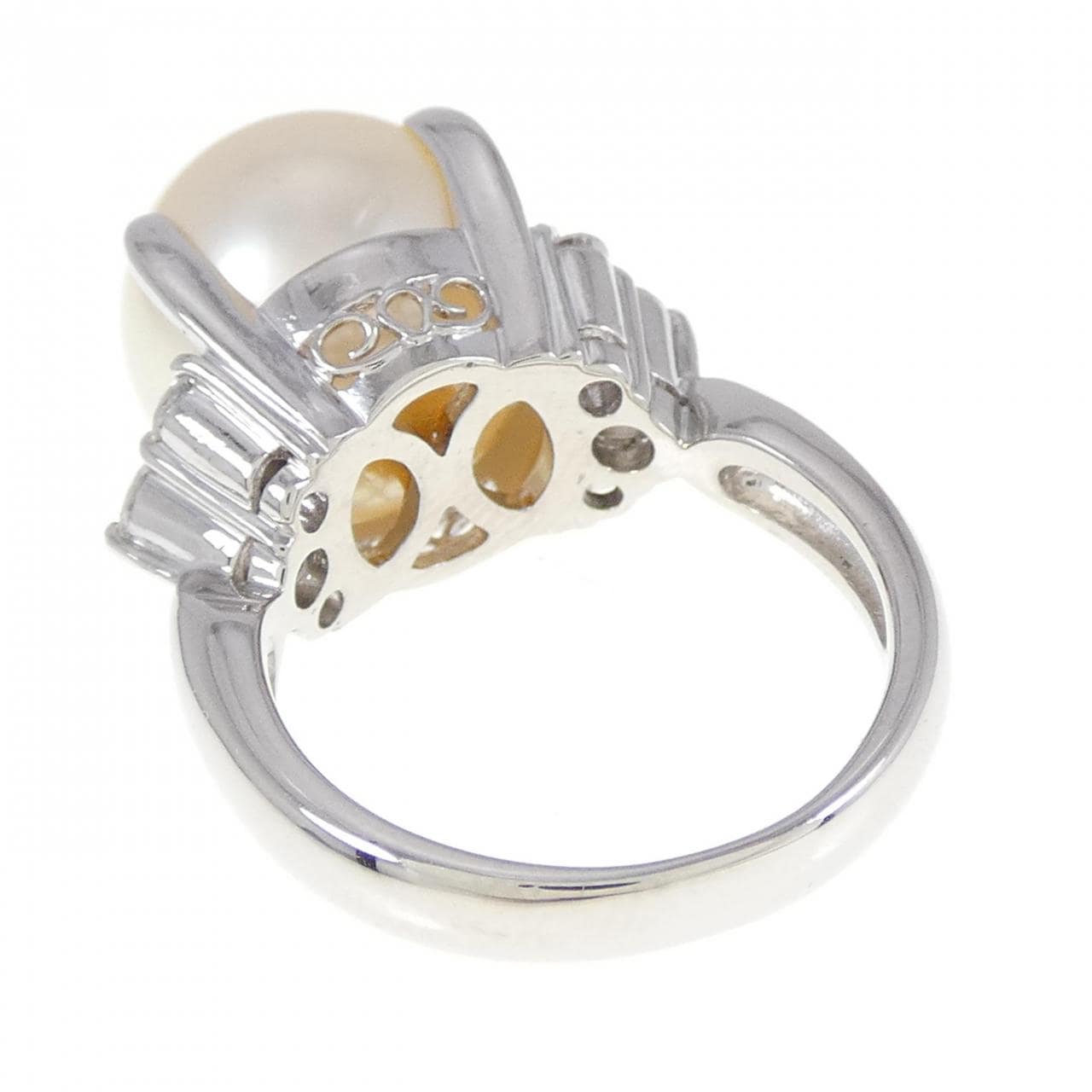 PT White Butterfly Pearl Ring 11.7mm