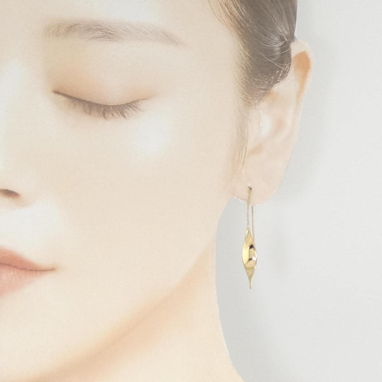 K18YG earrings