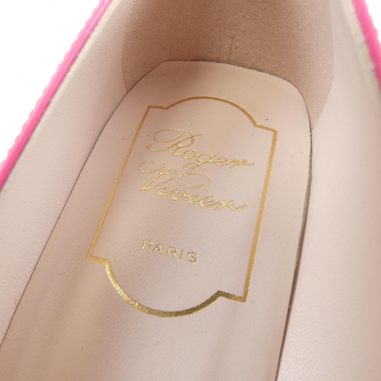 ロジェヴィヴィエ ROGER VIVIER パンプス