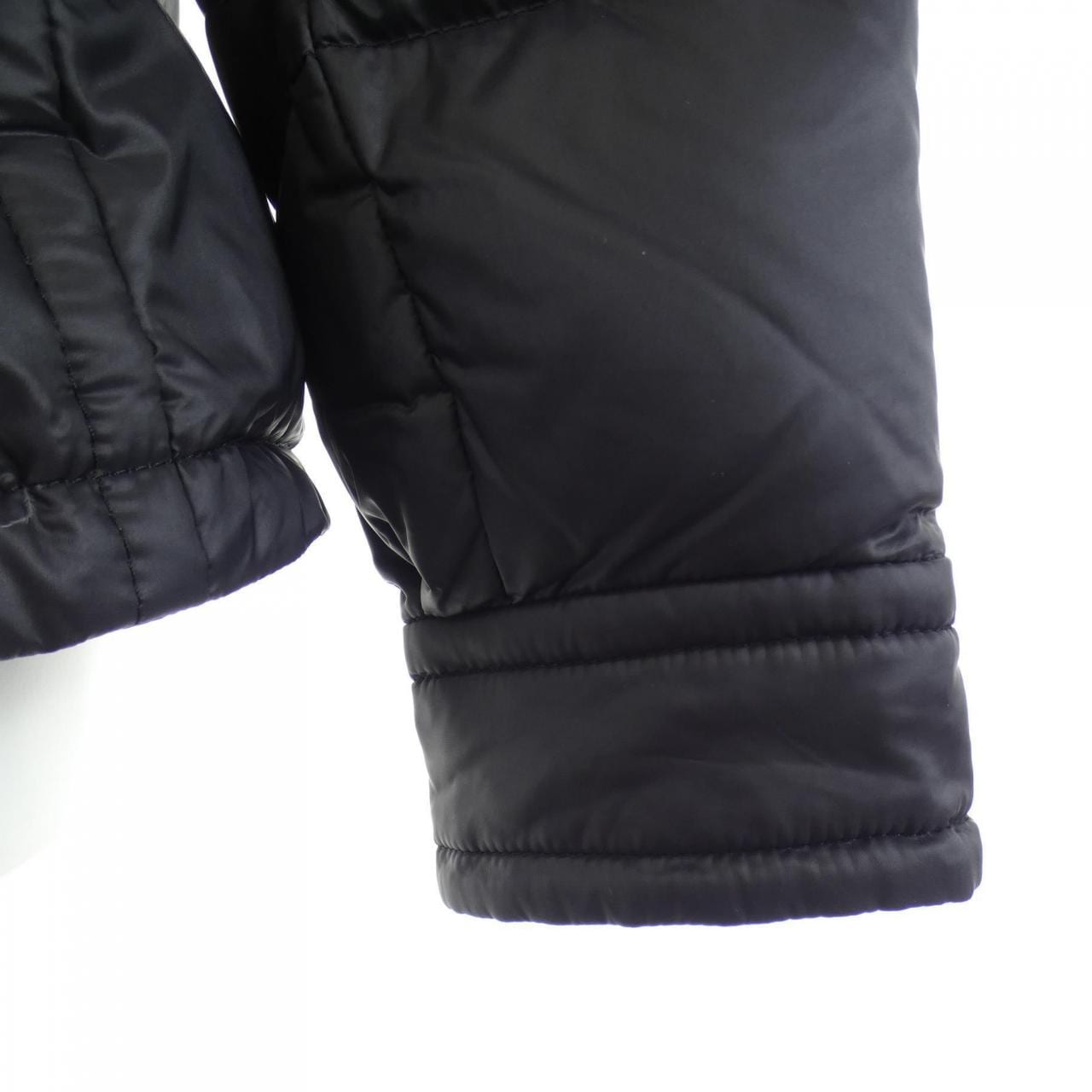 Prada PRADA三角标志290796 R212 1CQ0羽绒服