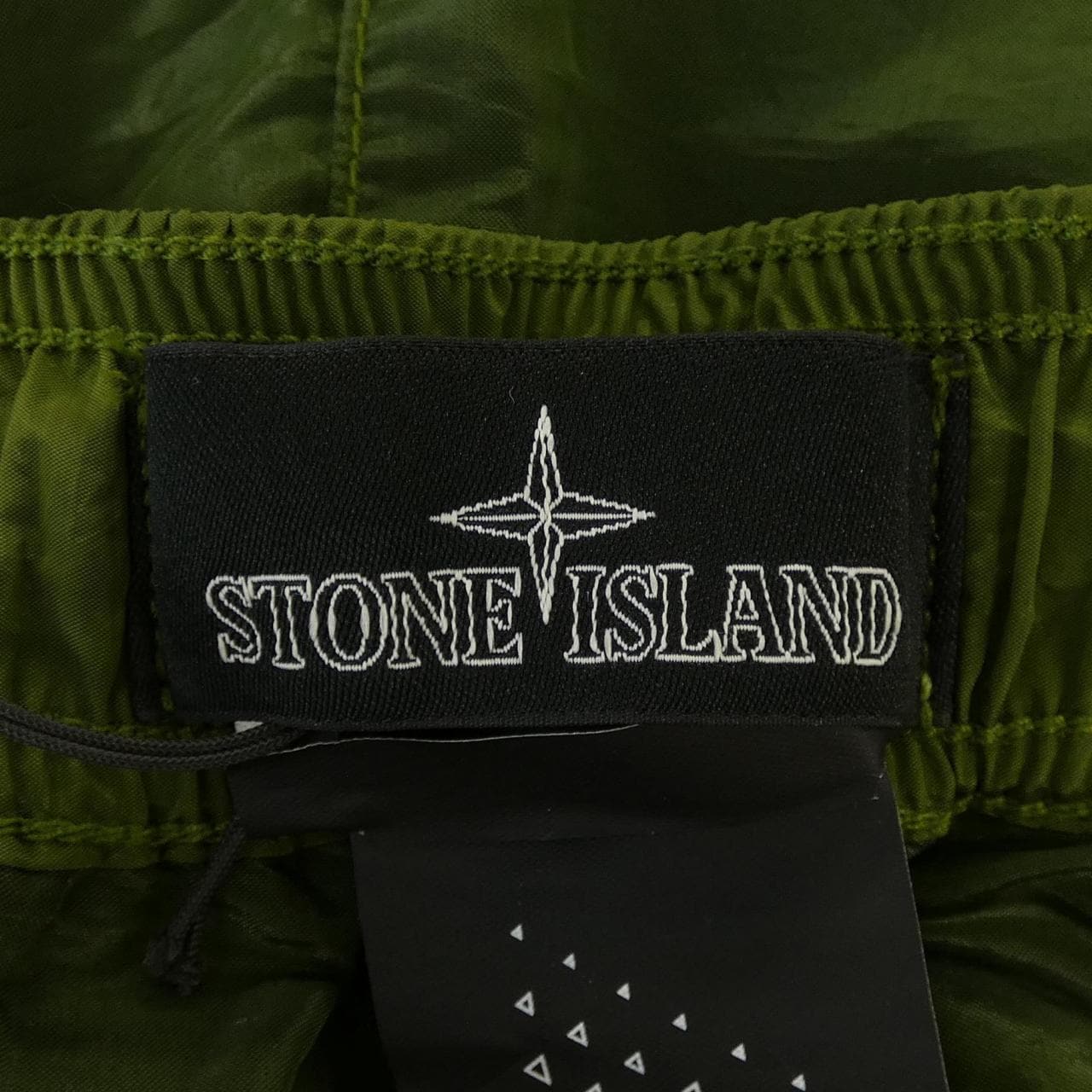 ストーンアイランド STONE ISLAND 7219L0201 ショートパンツ