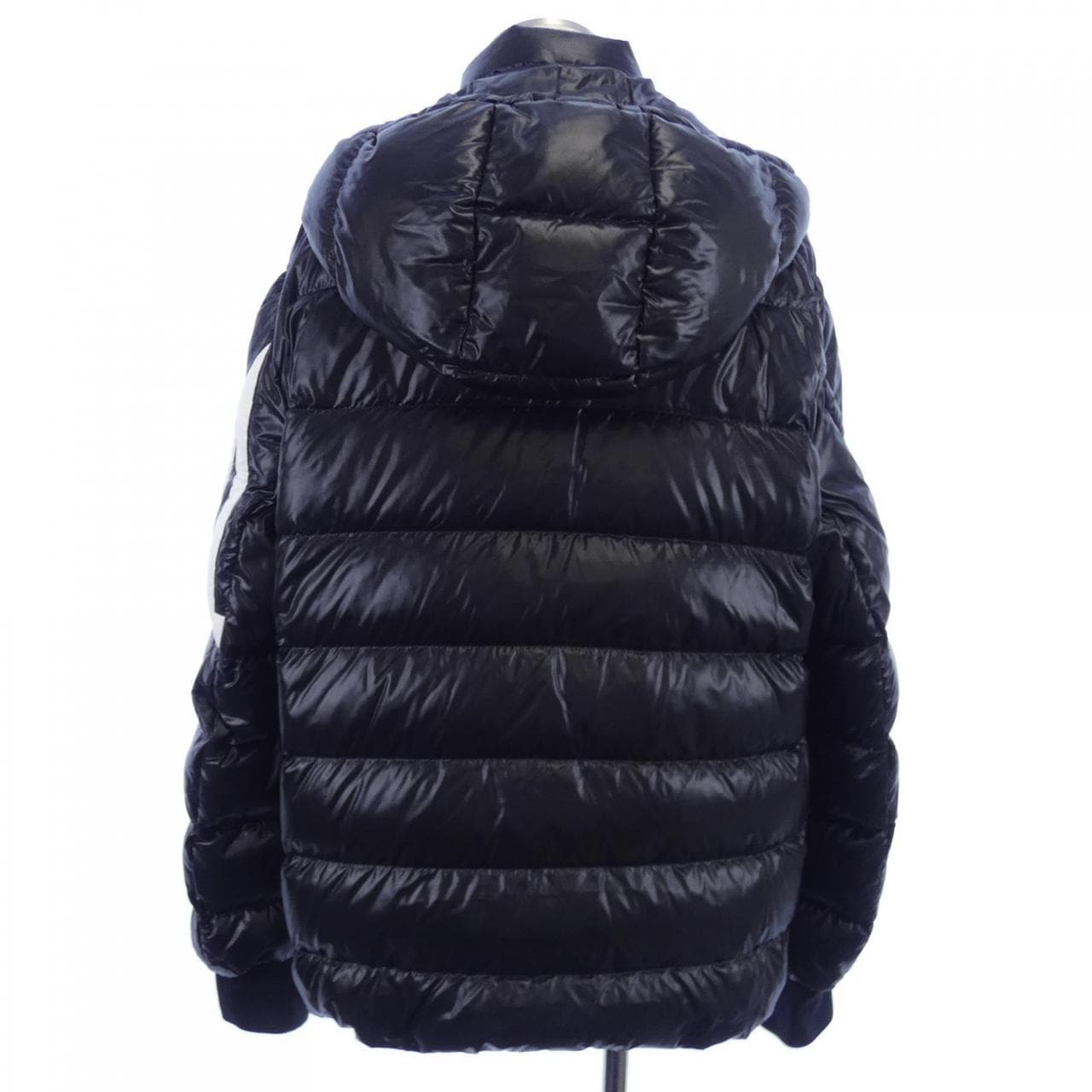 モンクレール MONCLER ダウンジャケット