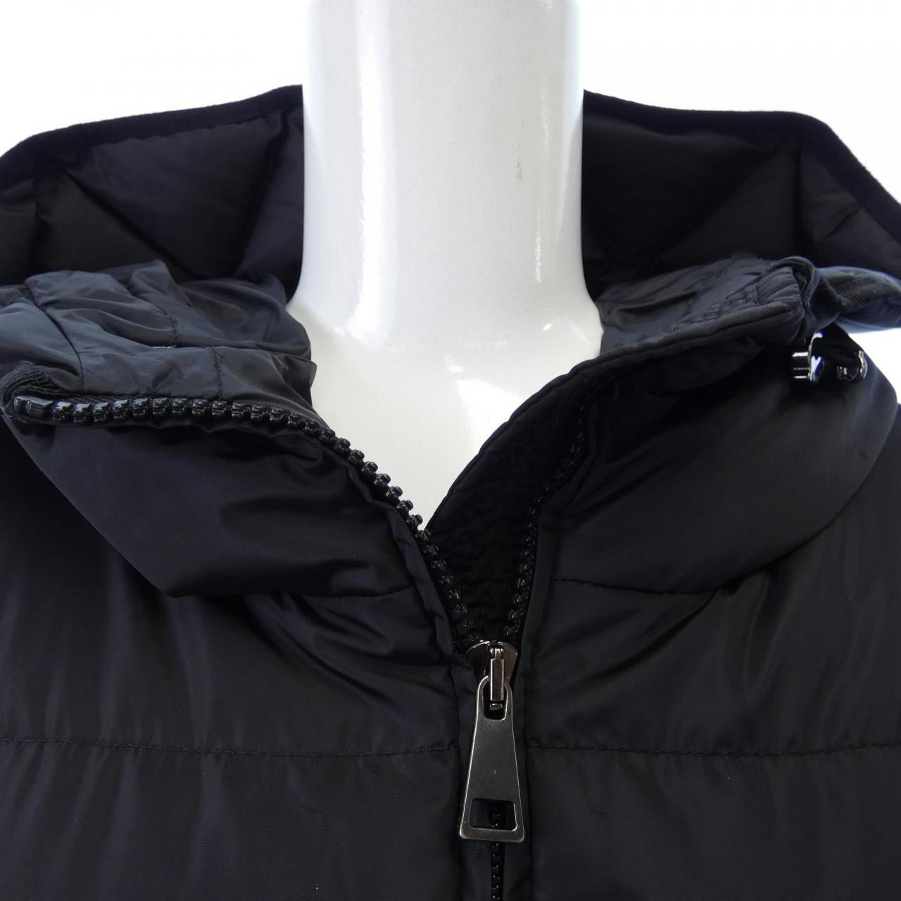 モンクレール MONCLER ダウンジャケット