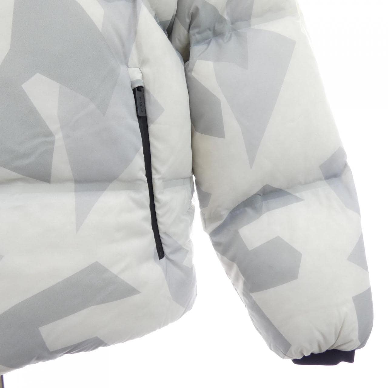 普拉達PRADA SGB257 S212 1YYT棉衣