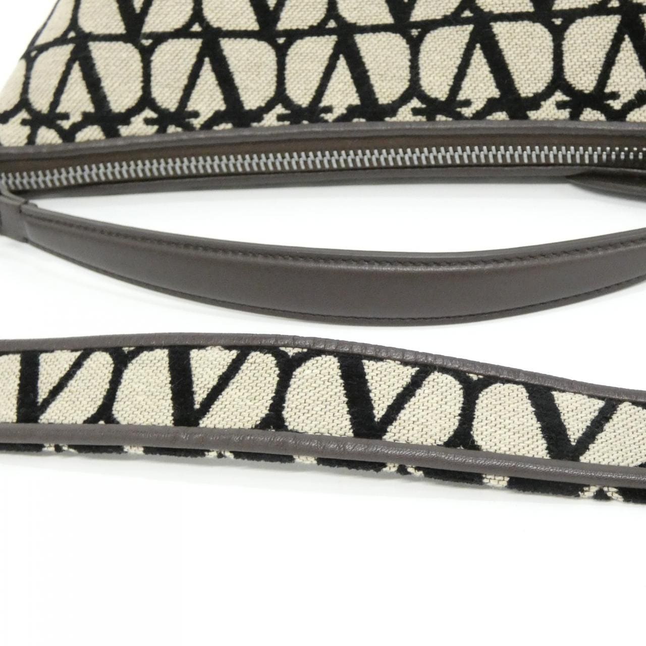 ヴァレンティノガラヴァーニ 3Y2B0C24JXD バッグ