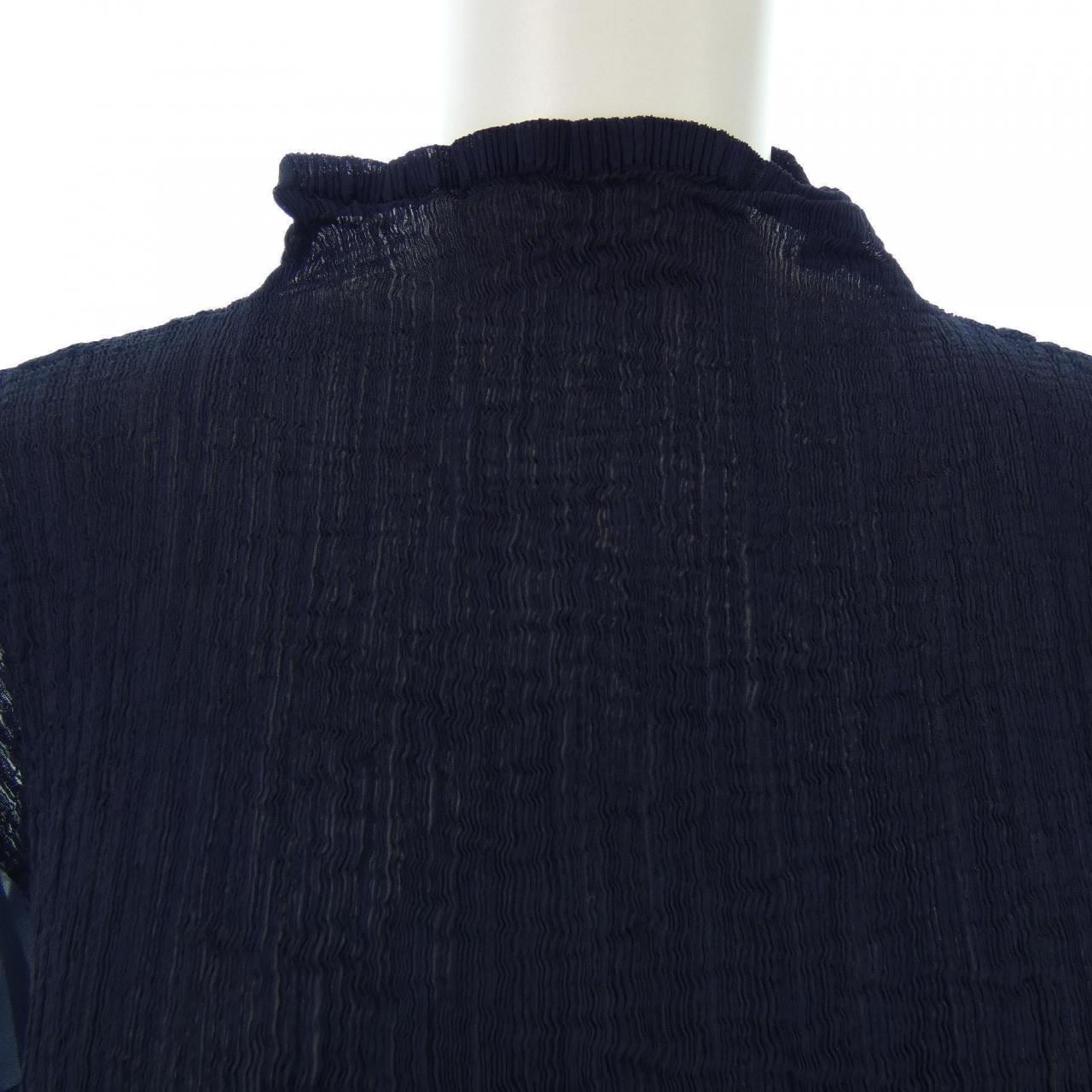 ミーイッセイミヤケ me ISSEY MIYAKE トップス