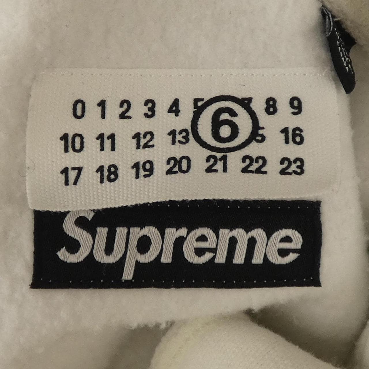 シュプリーム SUPREME MM6 パーカー