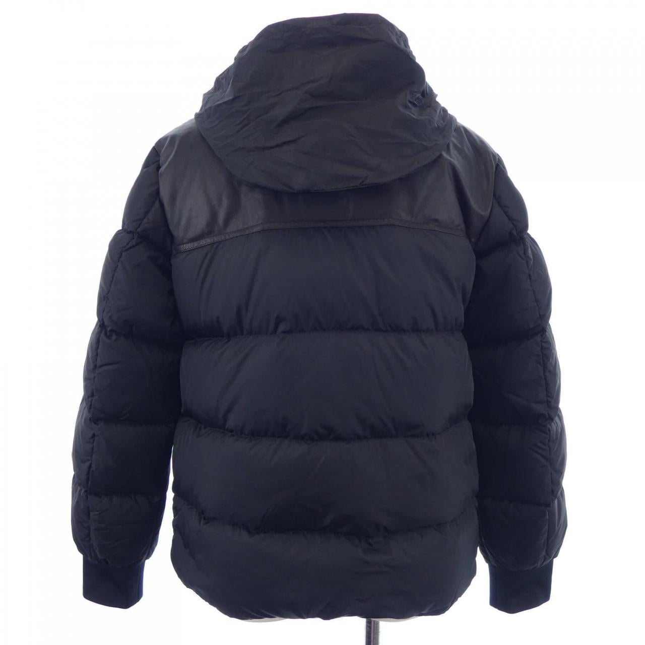 モンクレール MONCLER ダウンジャケット
