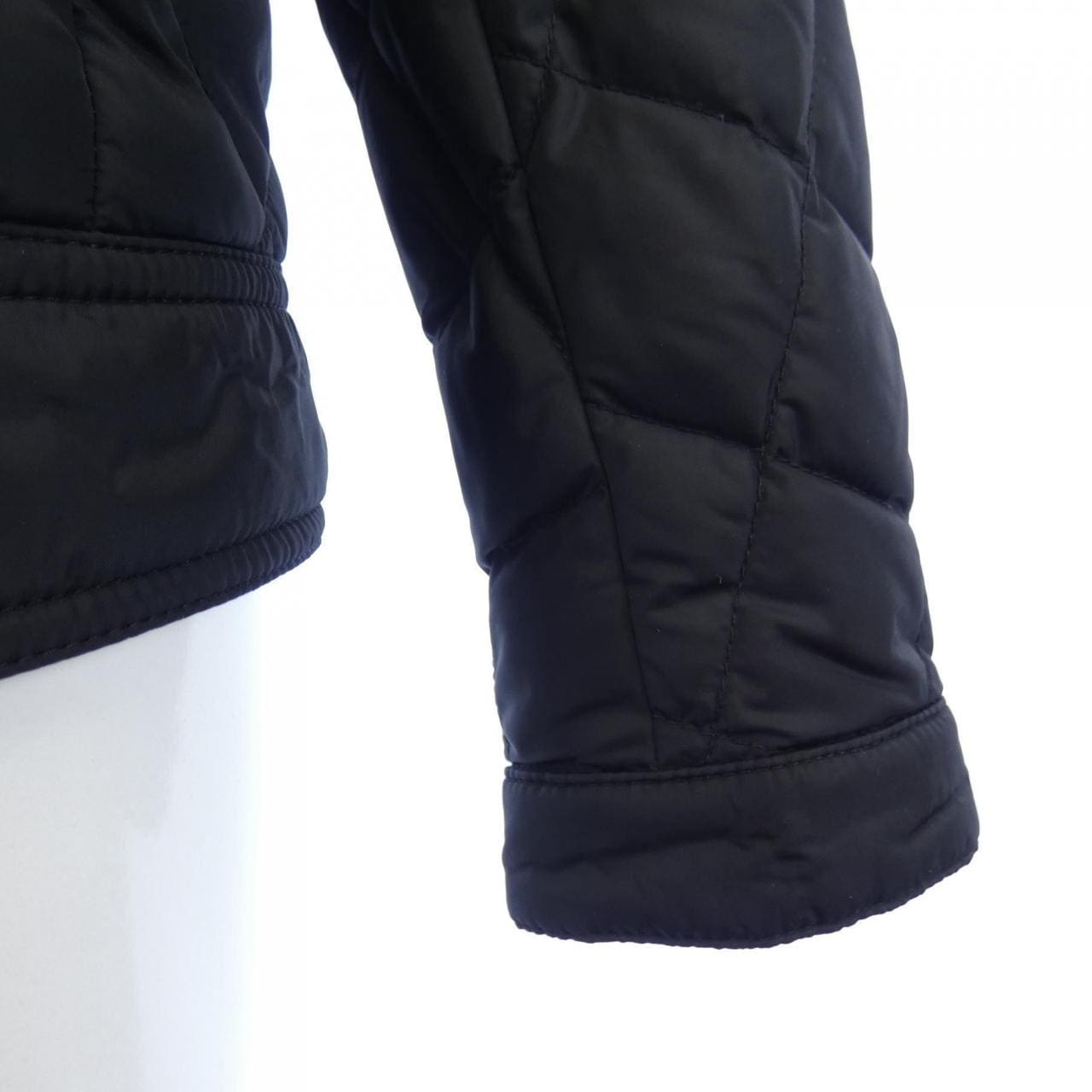 モンクレール MONCLER ダウンジャケット