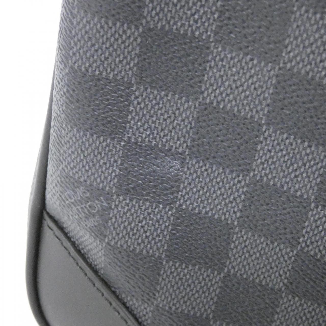 ルイヴィトン ダミエ グラフィット ポルト ドキュマン ヴォワヤージュ N40445 バッグ